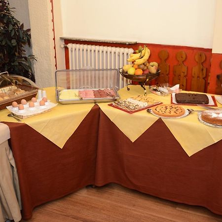טיראנו Albergo Altavilla מראה חיצוני תמונה