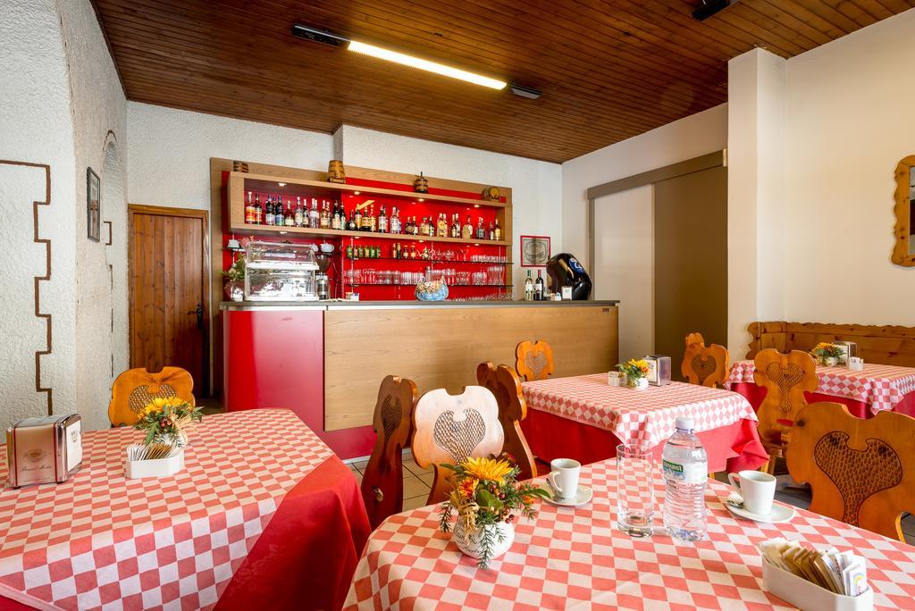 טיראנו Albergo Altavilla מראה חיצוני תמונה
