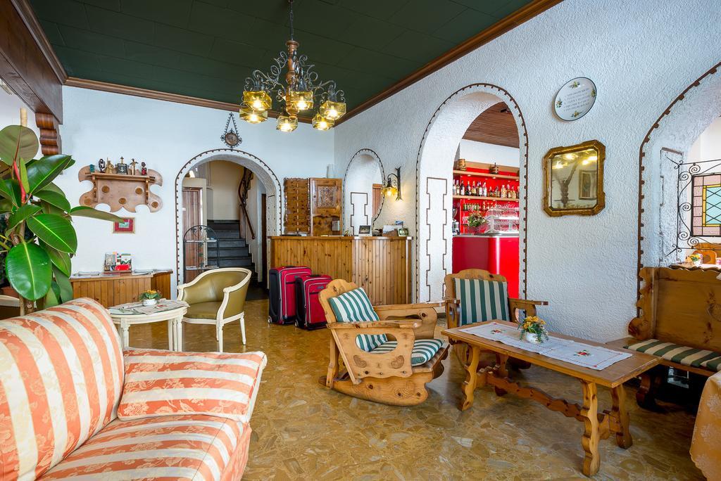 טיראנו Albergo Altavilla מראה חיצוני תמונה