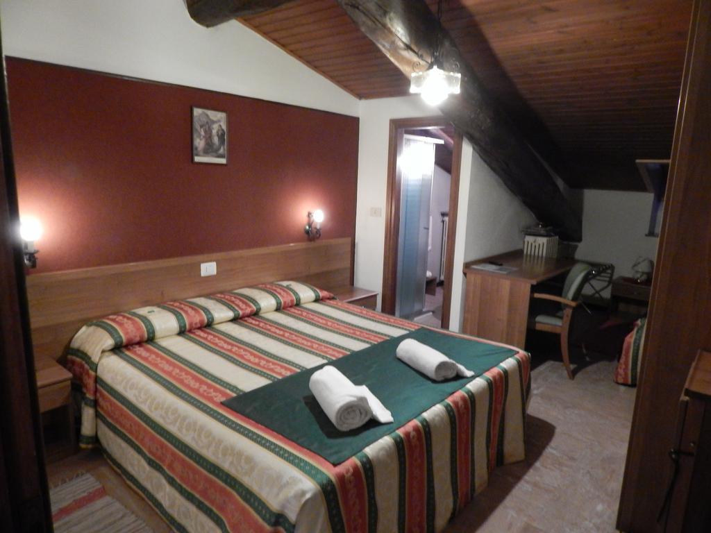 טיראנו Albergo Altavilla מראה חיצוני תמונה
