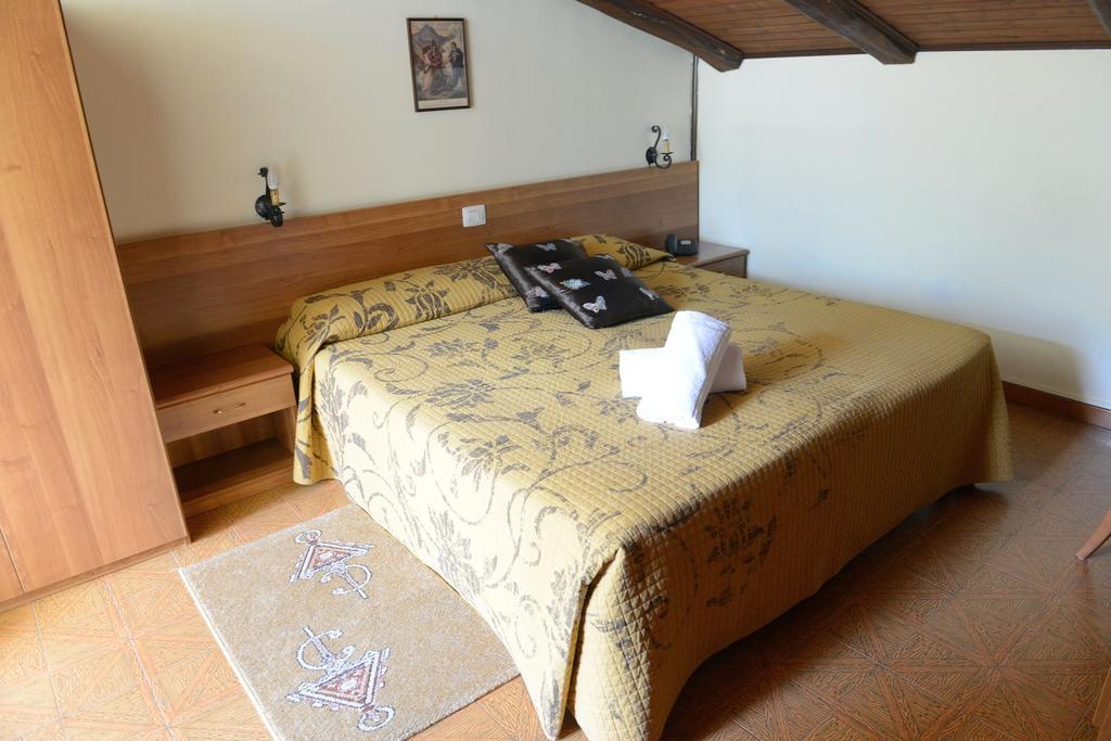 טיראנו Albergo Altavilla מראה חיצוני תמונה