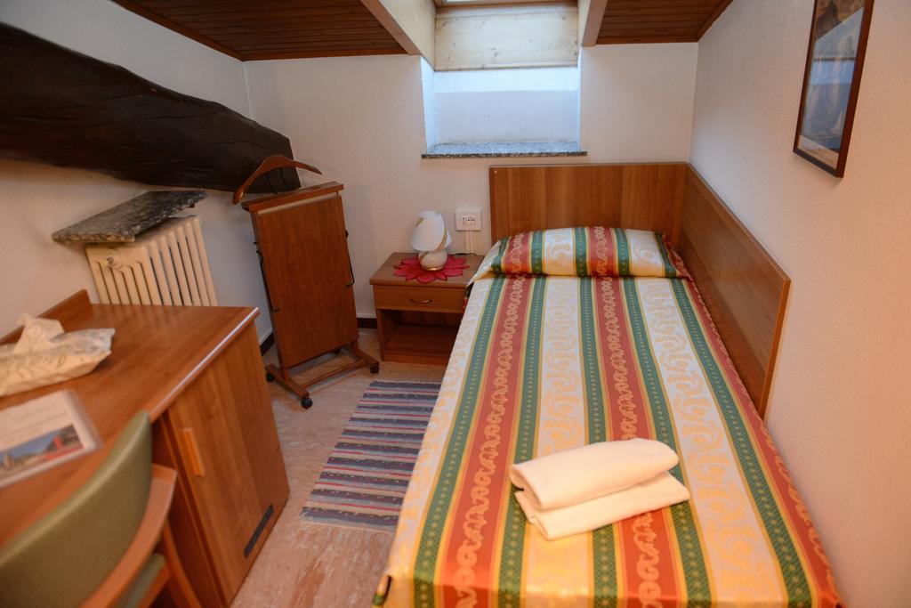 טיראנו Albergo Altavilla מראה חיצוני תמונה