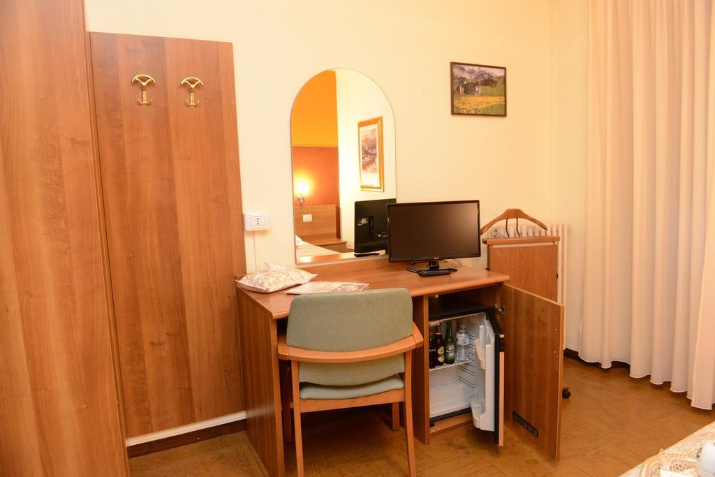 טיראנו Albergo Altavilla מראה חיצוני תמונה