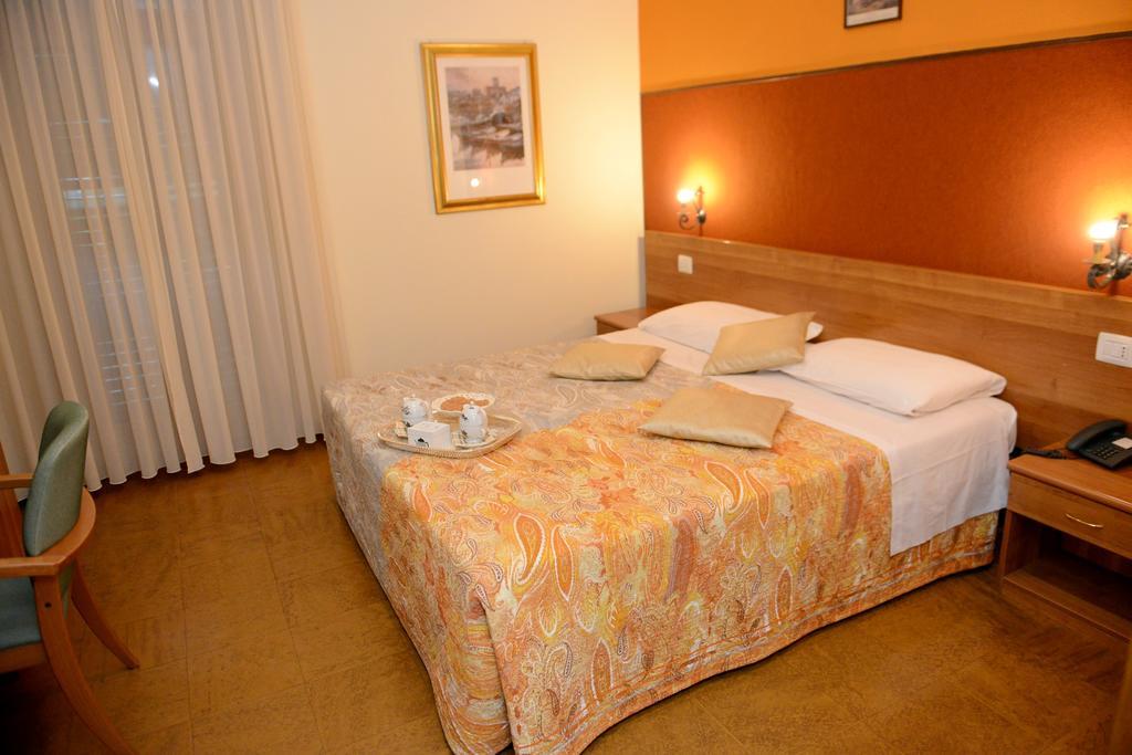 טיראנו Albergo Altavilla מראה חיצוני תמונה