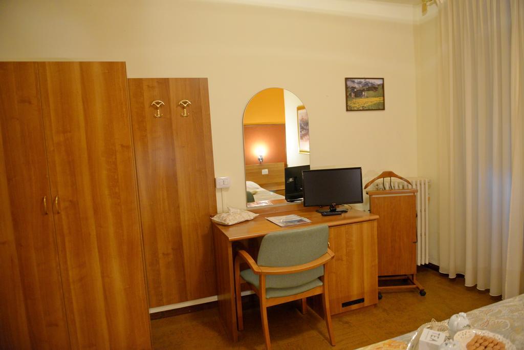 טיראנו Albergo Altavilla מראה חיצוני תמונה