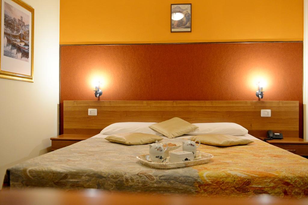 טיראנו Albergo Altavilla מראה חיצוני תמונה