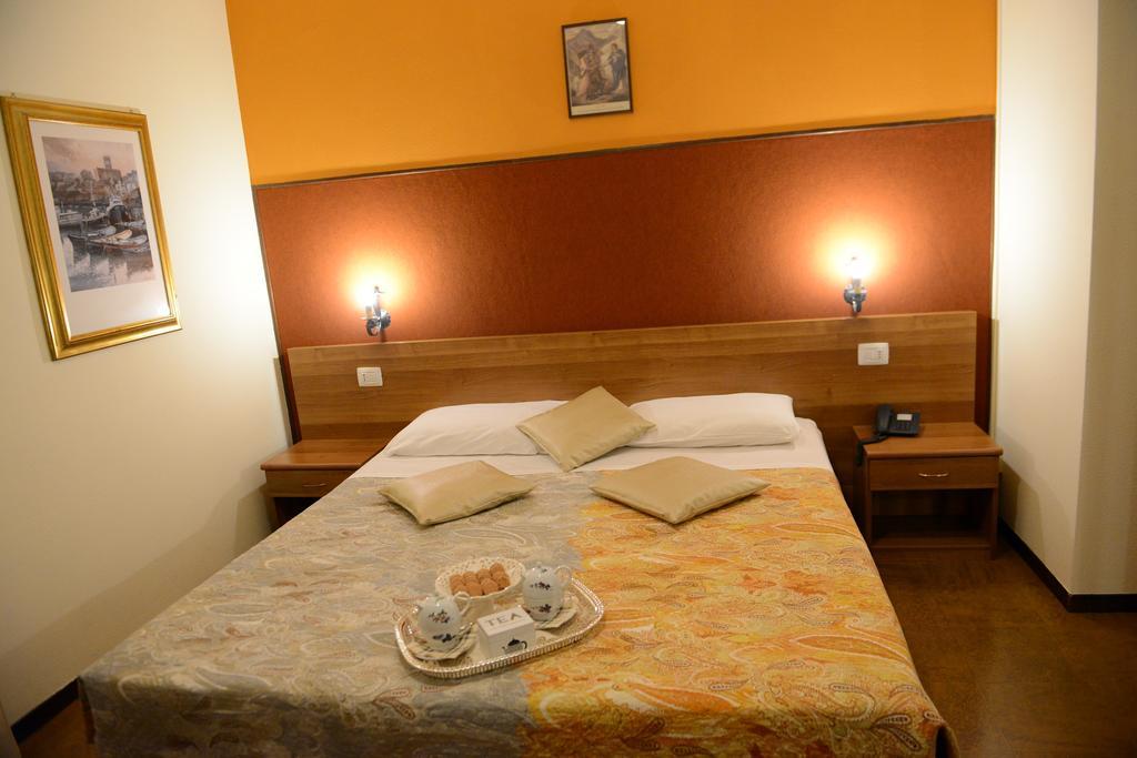 טיראנו Albergo Altavilla מראה חיצוני תמונה